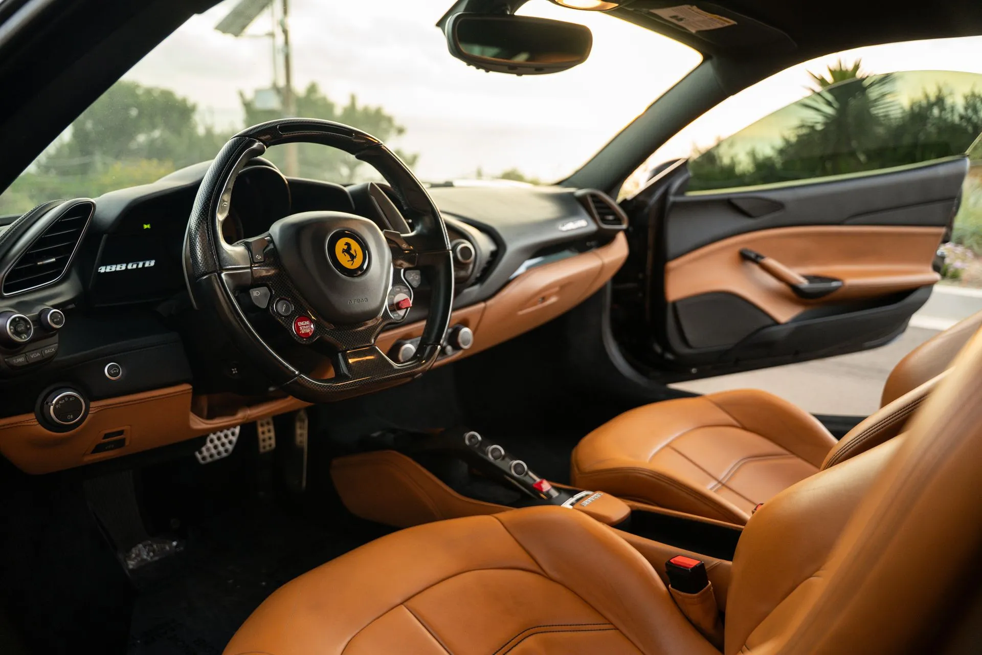 Ferrari 488 Coupe photo 5