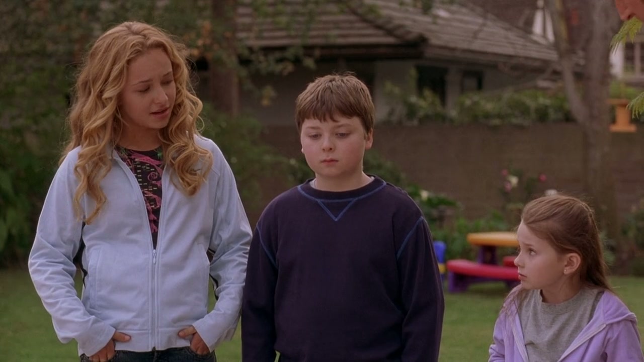 Raising Helen Screenshot