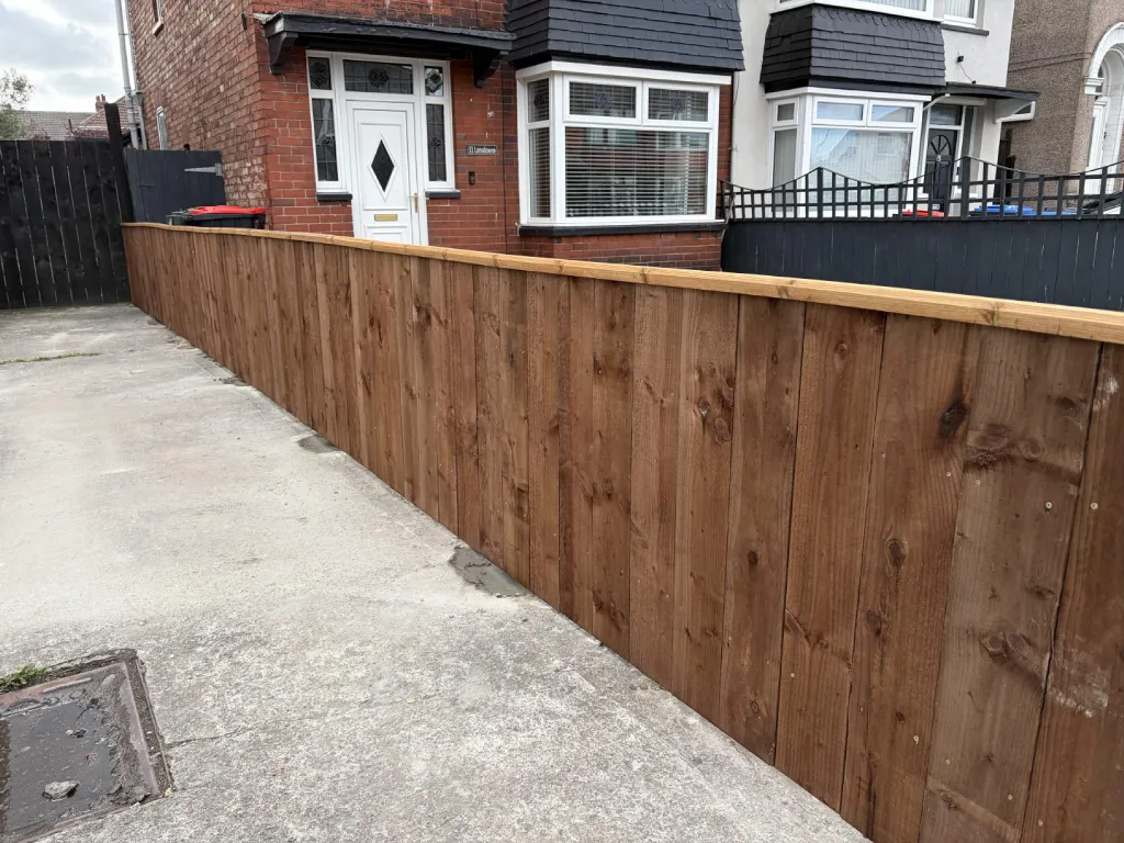 Close Boarded Fencing installation example 13