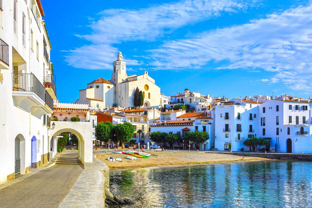 Cadaqu-s-Com