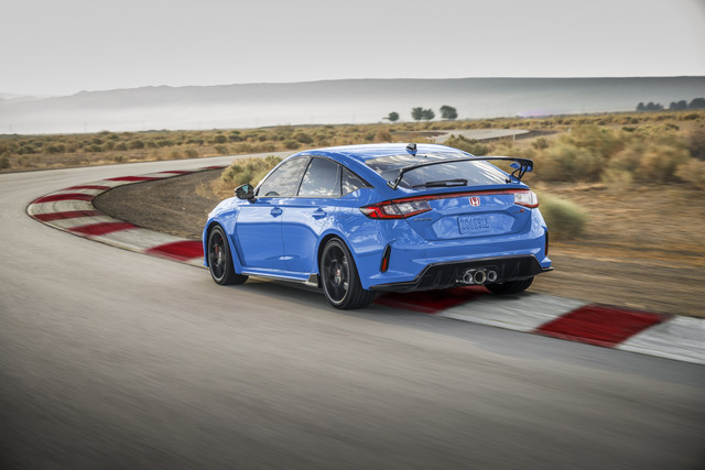 2023-Honda-Civic-Type-R-9