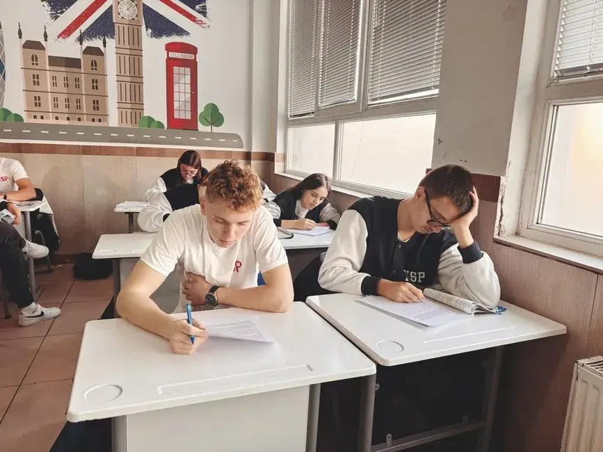 Examenul de admitere la liceu, amânat cu patru ani, stârnește controverse în București