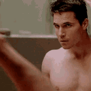 robbie-amell