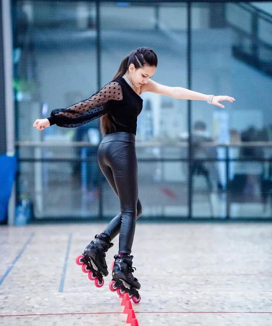 Legins1583-LEDR32-ROLLERSKATER-IN-LEDER