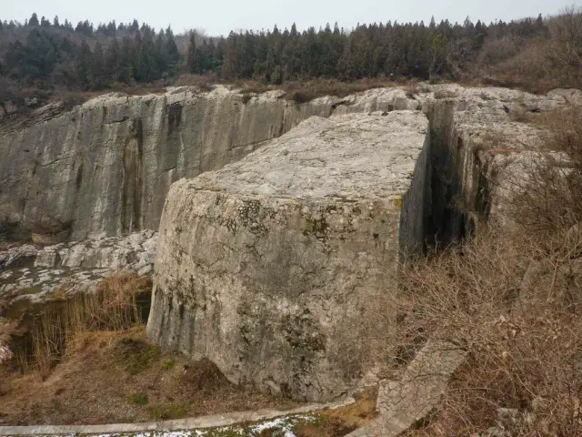 Древние каменоломни Яншань Китай 2.webp