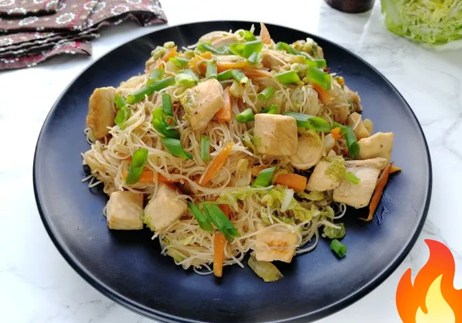 Постер Фунчоза с курицей и пекинской капустой