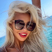 Nikola-Rihova-Wallpapers-Insta-Fit-Bio-4