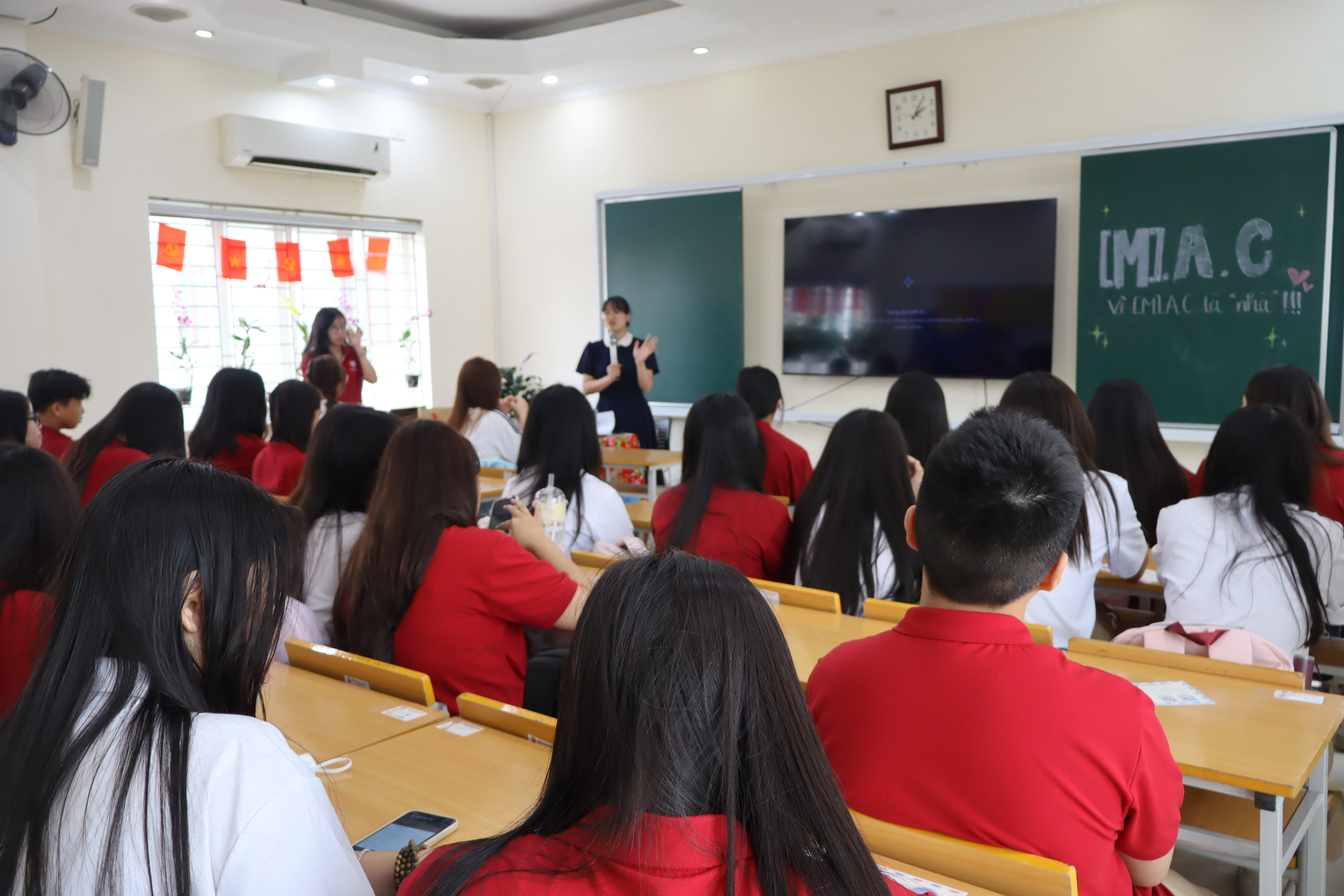 Sinh hoạt câu lạc bộ HES 17