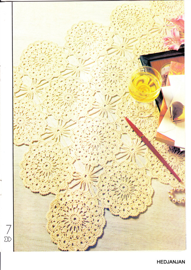 mm79-011982-chemin-de-table-motif-assembler