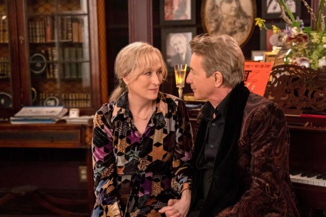 Streep y Short interpretan intereses amorosos en pantalla en el programa de Hulu.©Hulu/Cortesía de Everett Collection