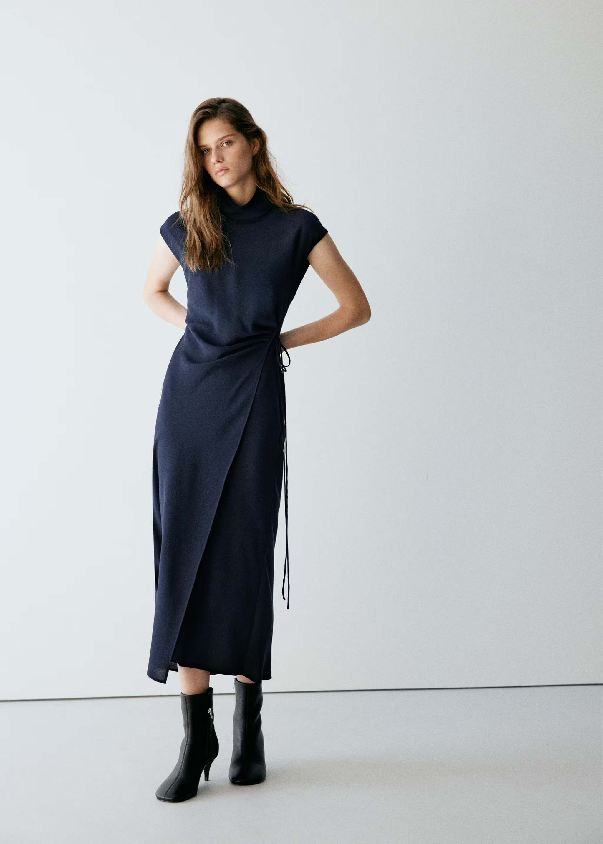 Abito midi blu Mango per un look back to office