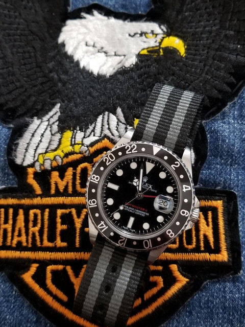 15690383011000