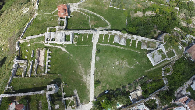 Berat-Castle-05.jpg