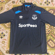 everton-zip-top-train