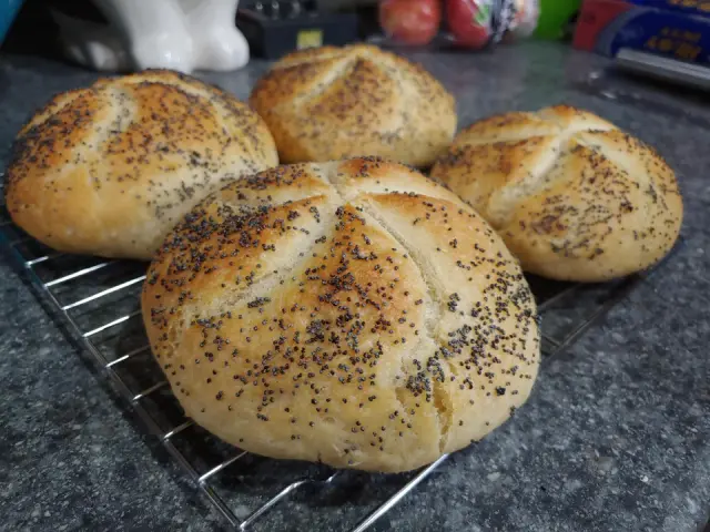 hard-roll-2