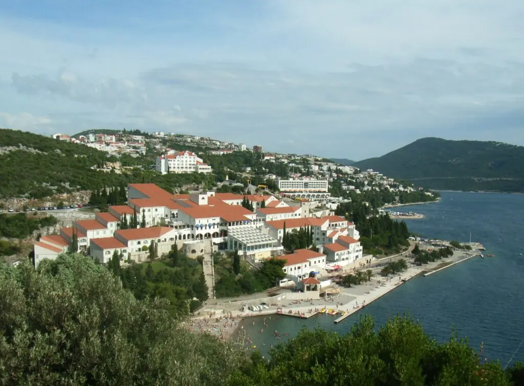 Destinația de vis de la Marea Adriatică cu prețuri mici: o cafea la 1 euro și cazare de la 35 euro