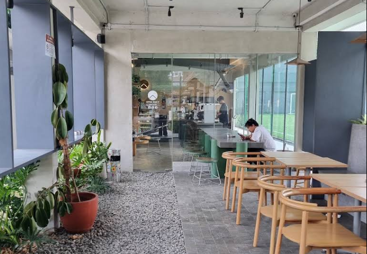 Aumont Kofie - Menteng
