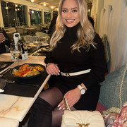 Veronica-Hunkova-Wallpapers-Insta-Fit-Bio