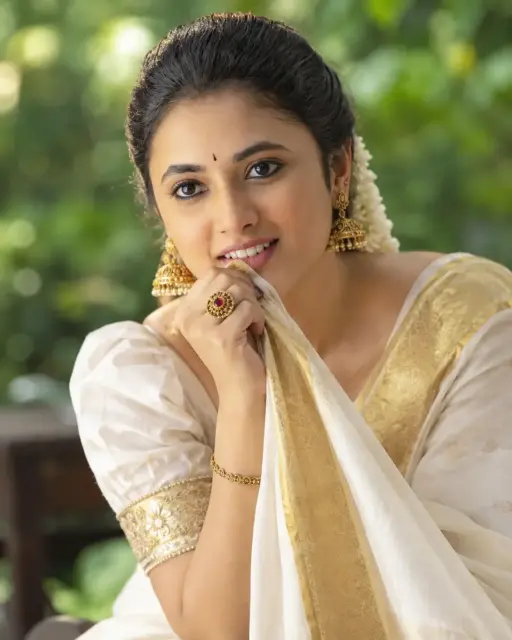 [Image: Priyankaa.webp]