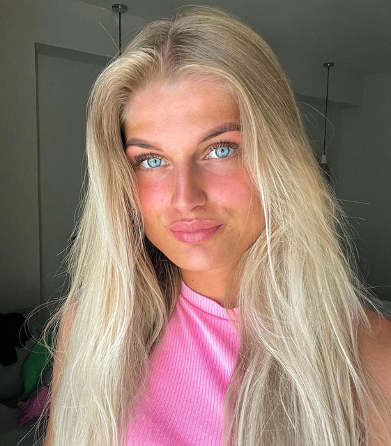 Amy-Roodbol-Wallpapers-Insta-Fit-Bio-19.jpg