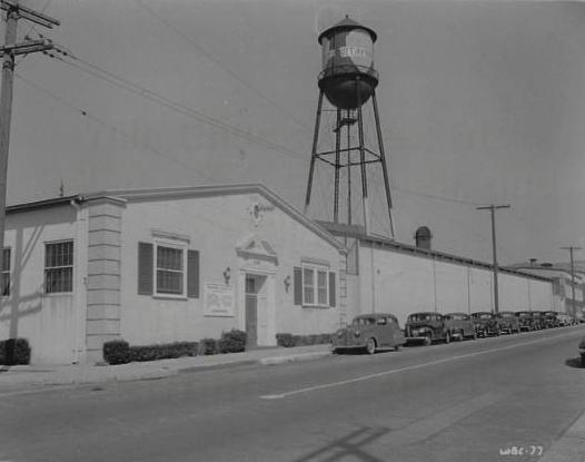 Leon Schlesinger Productions studio.jpg