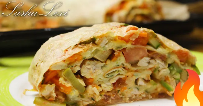 Фото Горячий домашний рулет из лаваша