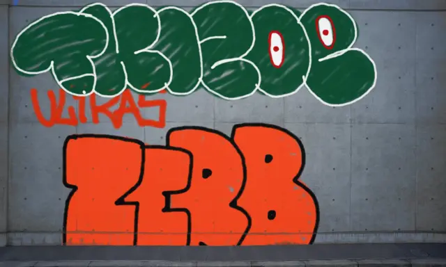 Graffiti artwork by Tkiz