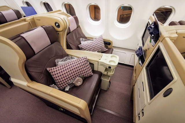 09-window-seats.jpg