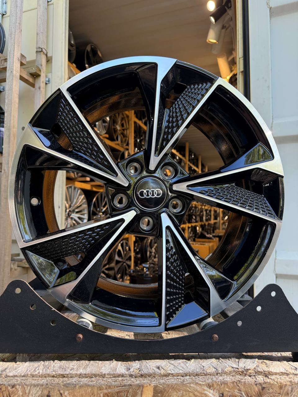 Диски N16 Диски 17" 5*112 7.5J ET35 DIA 66.6 Gloss Black Machined Face R17 5*112 — купити у Львові