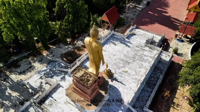 Wat Phikulthong1.webp