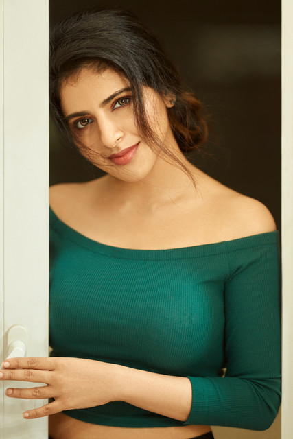 Iswarya-Menon-4