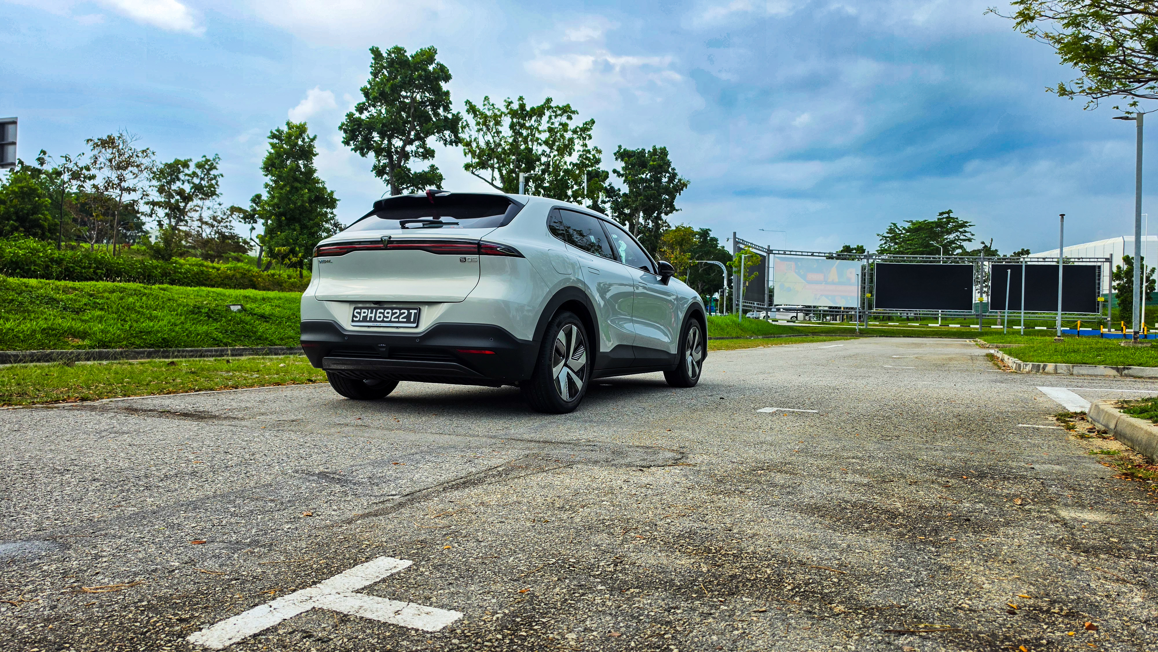 DEEPAL S05 on the road, rear view
