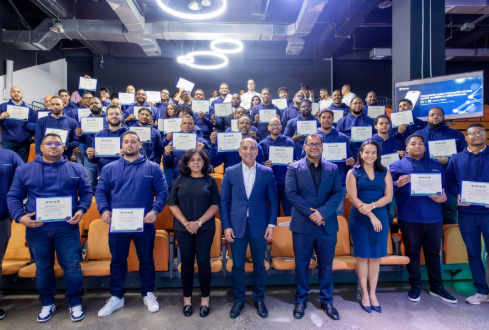 Talendig gradúa nuevos talentos tecnológicos en alianza con la UCSD   .