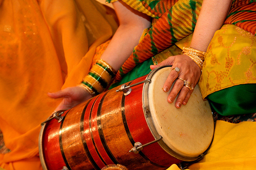 bride-dholak-2.jpg
