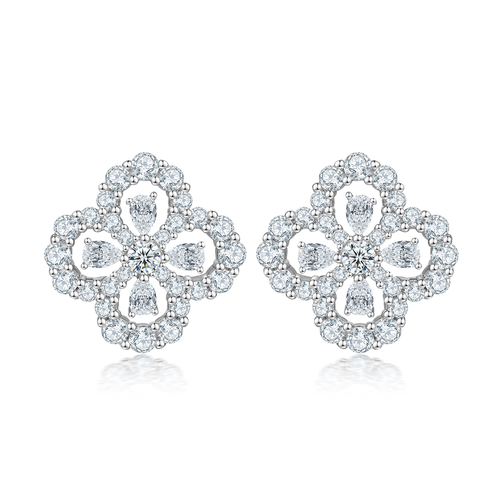 Oval Vintage Halo Studs