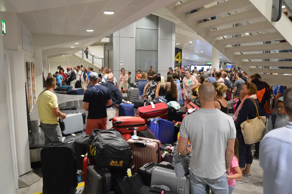 FAA suspendă zborurile la aeroporturi din nord-est din cauza vremii