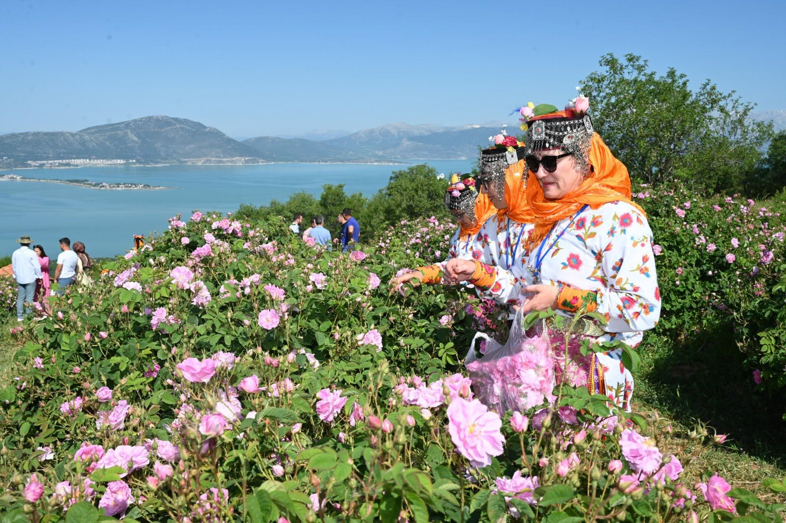 Yabancı Halk Dansları Ekibi