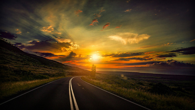 Beautiful-Sunset-View-from-Highway