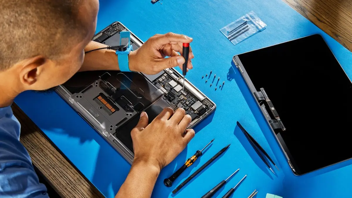 Mac User Saves $2,200 by Manually Upgrading Storage
