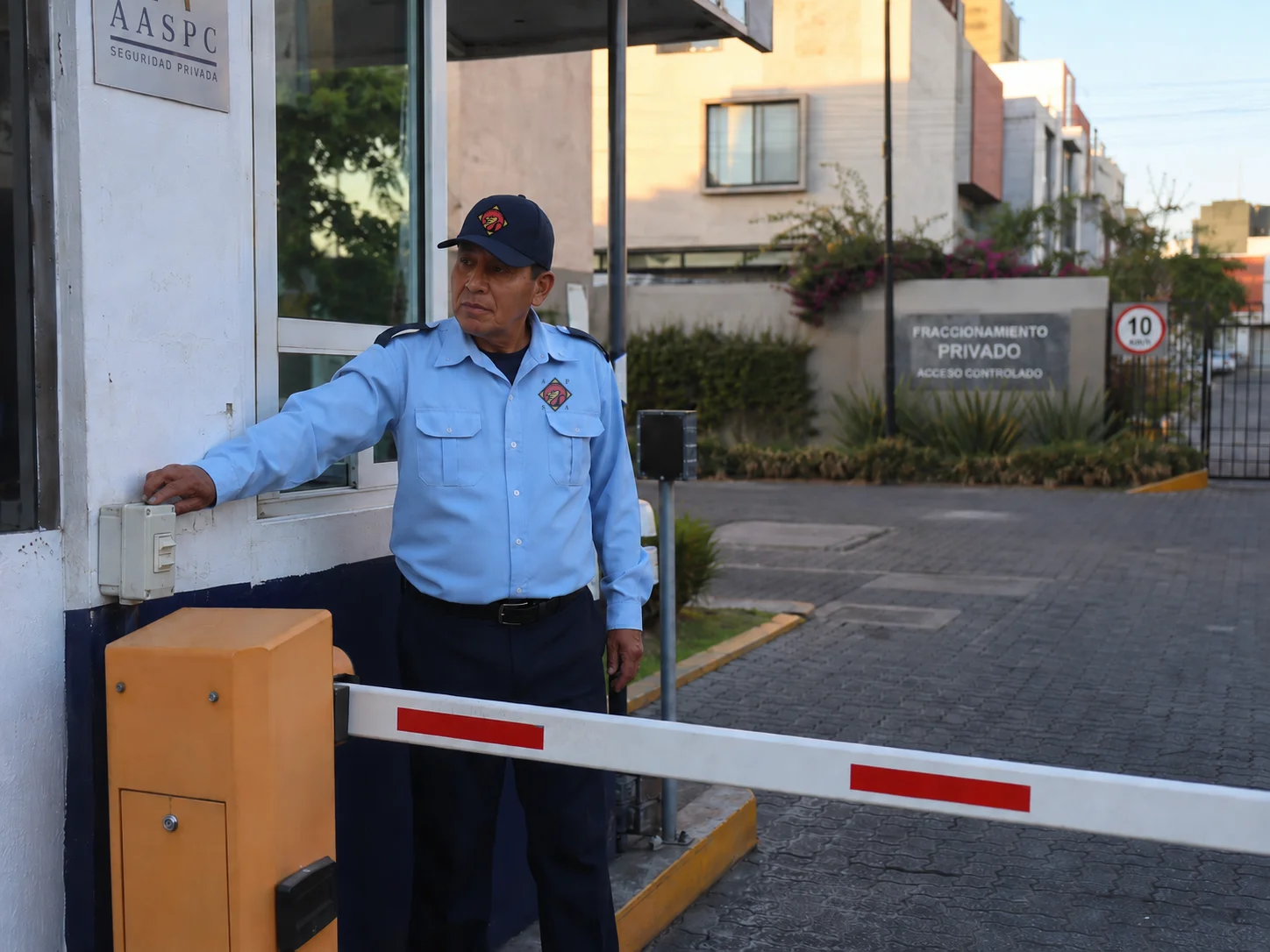 Seguridad en unidades habitacionales AASPC
