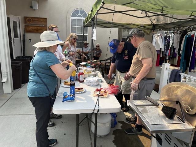 Rummage Sale2022 (32).jpg