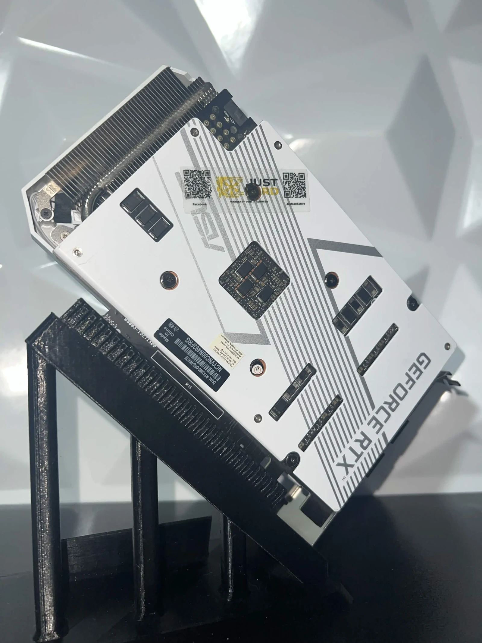 RTX 3060 8GB ASUS WHITE EDITION miniature 2