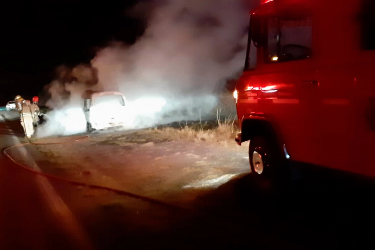 l_1724984823_14734.webp Se incendió una camioneta en la Autovía Nº 12: hubo pérdidas totales