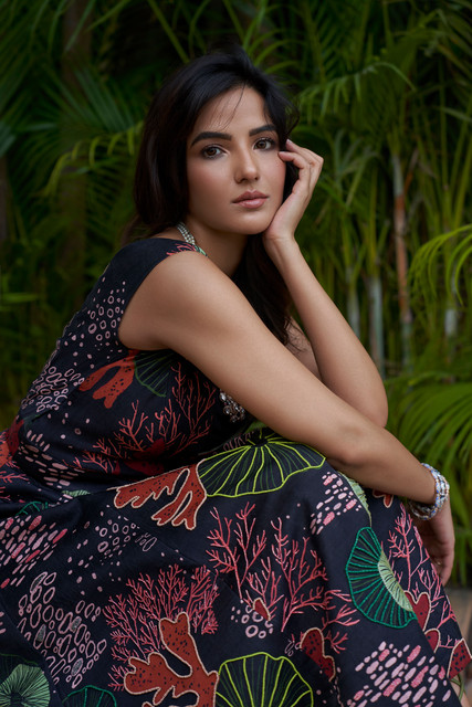 Jasmin-Bhasin-2.jpg