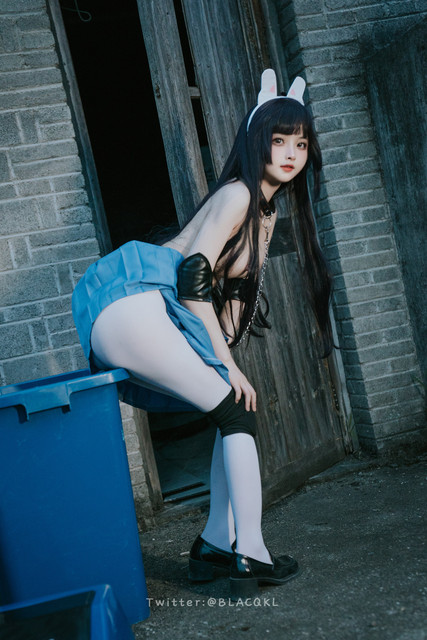 042