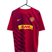 man-utd-12-train-red1