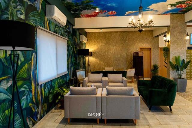 Lounge Bar
