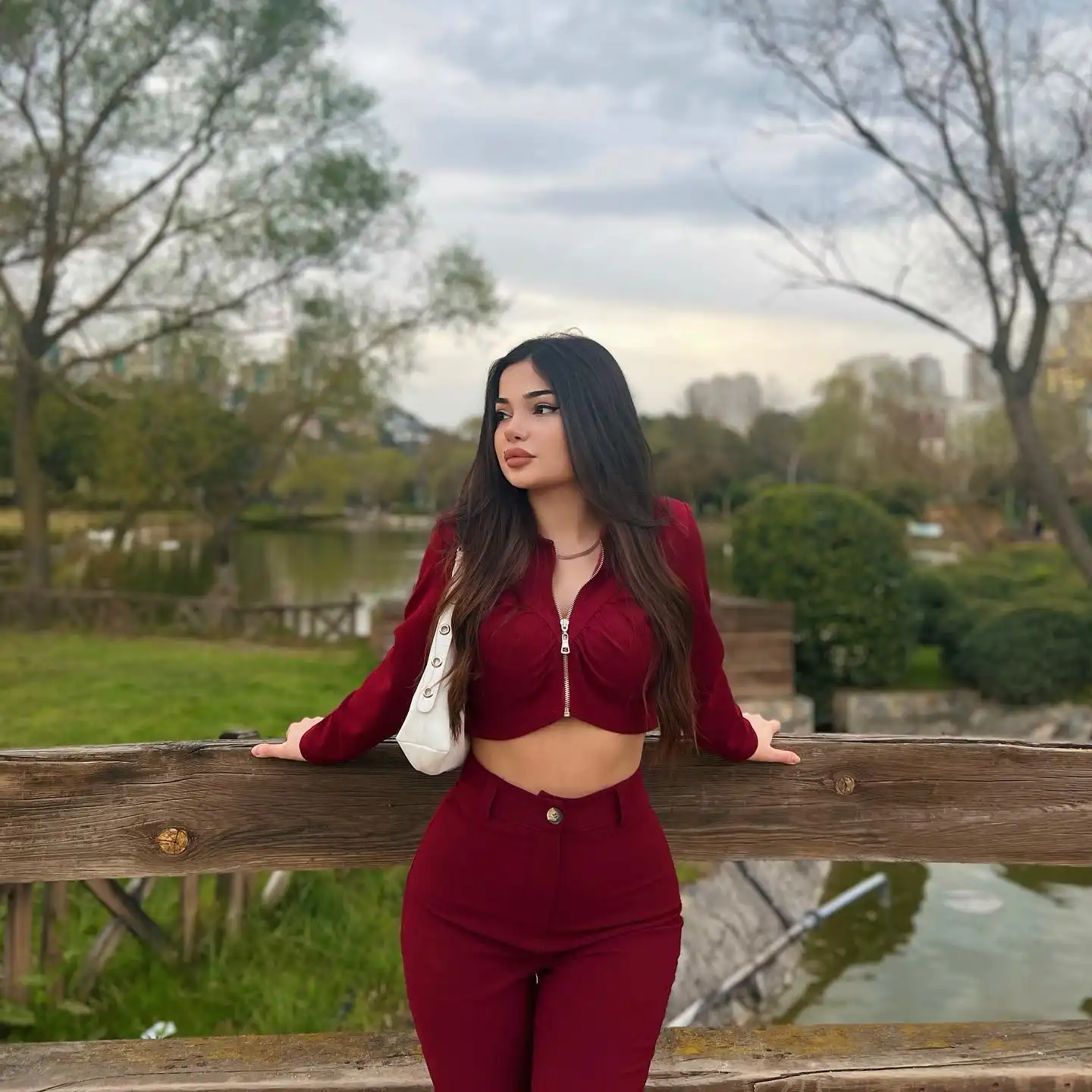 Ozlem Kaymakci Wallpapers Insta Fit Bio (3)
