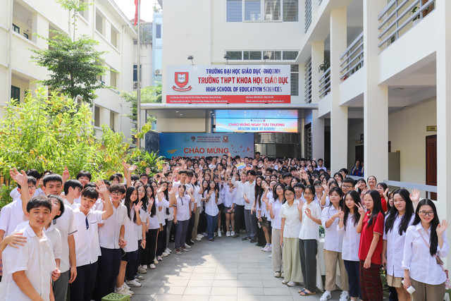 Khoảnh khắc HES 13