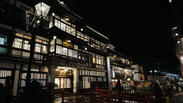 银山温泉街12.webp